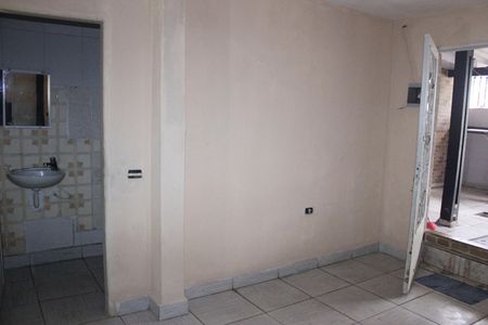 Sala de casa para alugar com 2 quartos, 80m² em Jardim Presidente Dutra, Guarulhos