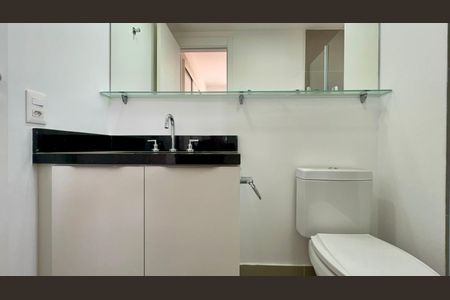 Apartamento para alugar com 64m², 1 quarto e 1 vaga Apartamento para alugar com 64m², 1 quarto e 1 vagaBanheiro da Suíte