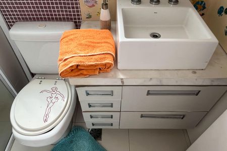 Apartamento para alugar com 180m², 3 quartos e 2 vagas Apartamento para alugar com 180m², 3 quartos e 2 vagasBanheiro da Suíte 1