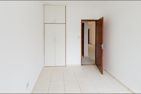 Quarto 1 de apartamento para alugar com 2 quartos, 60m² em João Pinheiro, Belo Horizonte