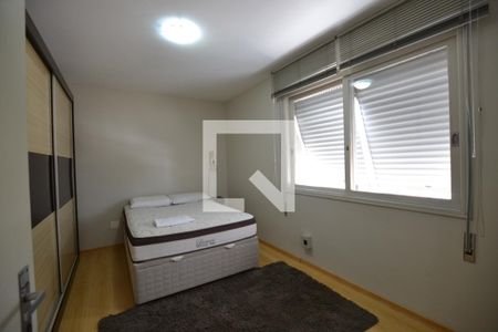 Quarto 1 de apartamento para alugar com 2 quartos, 55m² em Medianeira, Porto Alegre