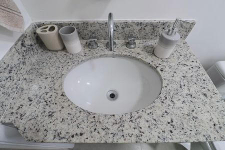 Apartamento para alugar com 64m², 2 quartos e 2 vagas Apartamento para alugar com 64m², 2 quartos e 2 vagasBanheiro social