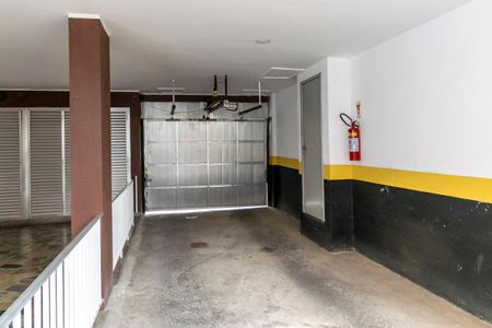 Apartamento para alugar com 83m², 3 quartos e 1 vaga Apartamento para alugar com 83m², 3 quartos e 1 vagaÁrea comum - Portão da garagem