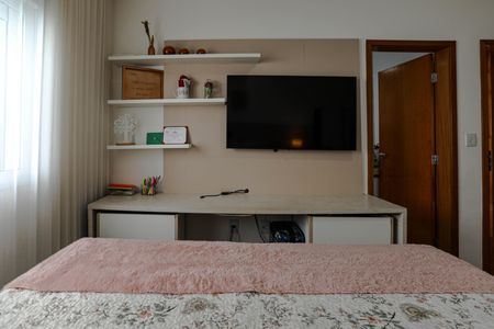 Casa de condomínio para alugar com 240m², 3 quartos e 4 vagasSuíte 2