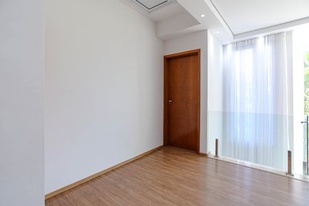 Casa de condomínio para alugar com 240m², 3 quartos e 4 vagasSala 2