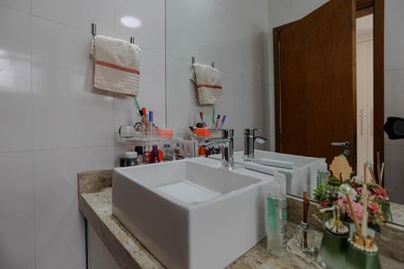 Casa de condomínio para alugar com 240m², 3 quartos e 4 vagasBanheiro da Suíte 1