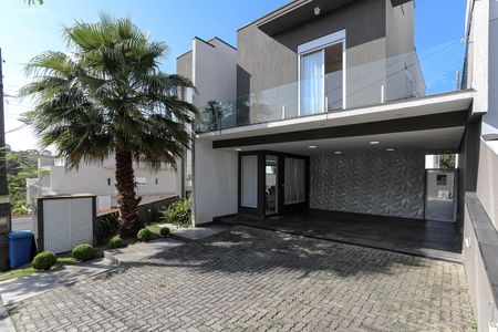 Casa de condomínio para alugar com 240m², 3 quartos e 4 vagasFachada