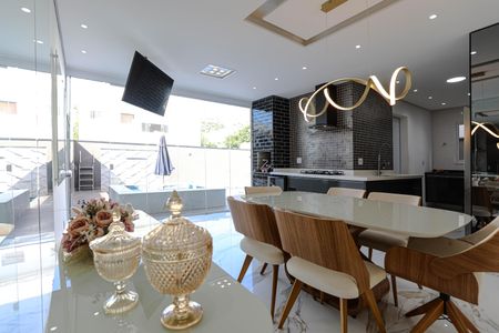 Casa de condomínio para alugar com 240m², 3 quartos e 4 vagasCopa