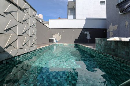 Casa de condomínio para alugar com 240m², 3 quartos e 4 vagasPiscina