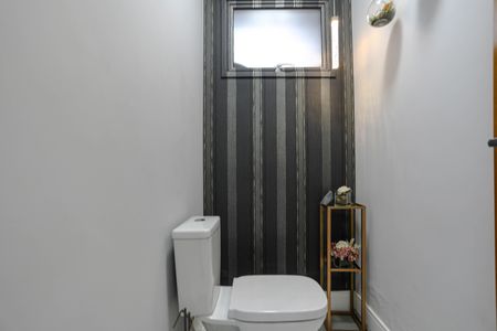 Casa de condomínio para alugar com 240m², 3 quartos e 4 vagasLavabo