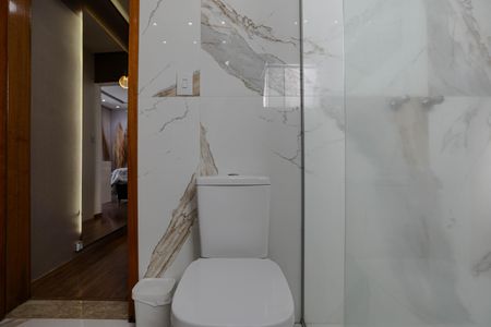 Casa de condomínio para alugar com 240m², 3 quartos e 4 vagasBanheiro da Suíte 3