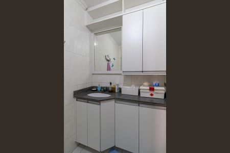 Apartamento à venda com 74m², 2 quartos e 2 vagas Apartamento à venda com 74m², 2 quartos e 2 vagasBanheiro