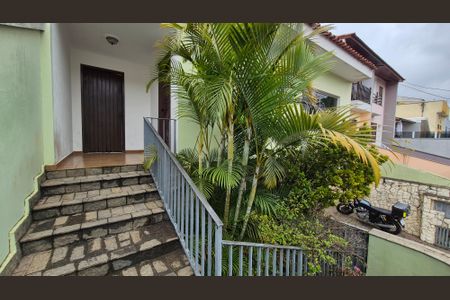 Casa à venda com 240m², 4 quartos e 3 vagasFachada