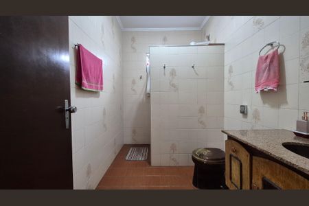 Casa à venda com 240m², 4 quartos e 3 vagasBanheiro