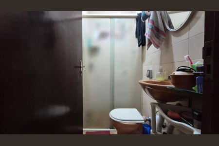 Casa à venda com 240m², 4 quartos e 3 vagasBanheiro - Fundos