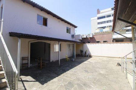 Casa para alugar com 153m², 3 quartos e 7 vagasQuintal