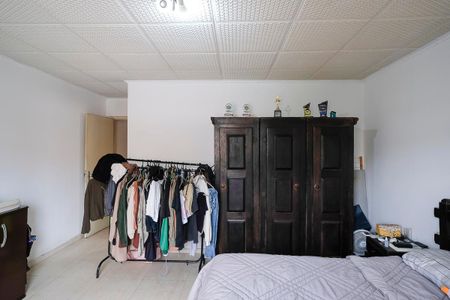 Casa à venda com 180m², 3 quartos e 2 vagasSuíte