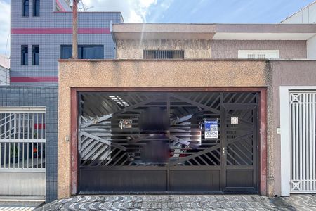 Casa à venda com 180m², 3 quartos e 2 vagasFachada + plaquinha