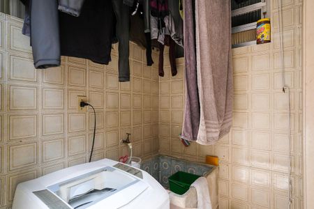 Casa à venda com 180m², 3 quartos e 2 vagasÁrea de serviço