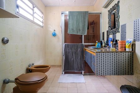 Casa à venda com 180m², 3 quartos e 2 vagasBanheiro da suíte