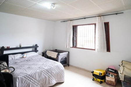 Casa à venda com 180m², 3 quartos e 2 vagasSuíte