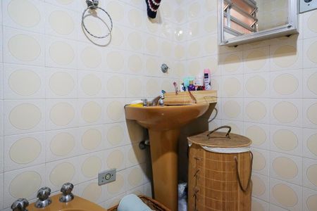 Casa à venda com 180m², 3 quartos e 2 vagasBanheiro