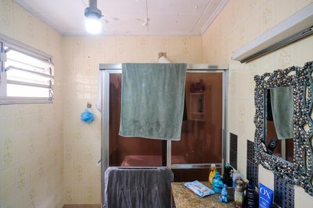 Casa à venda com 180m², 3 quartos e 2 vagasBanheiro da suíte