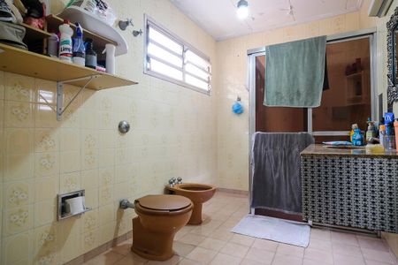 Casa à venda com 180m², 3 quartos e 2 vagasBanheiro da suíte