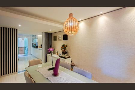 Casa à venda com 124m², 3 quartos e 1 vaga Casa à venda com 124m², 3 quartos e 1 vagaSala de Jantar