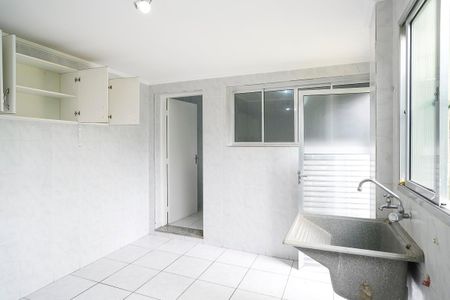 Casa à venda com 122m², 2 quartos e 1 vagaÁrea de serviço