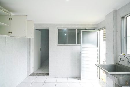 Casa à venda com 122m², 2 quartos e 1 vagaÁrea de serviço