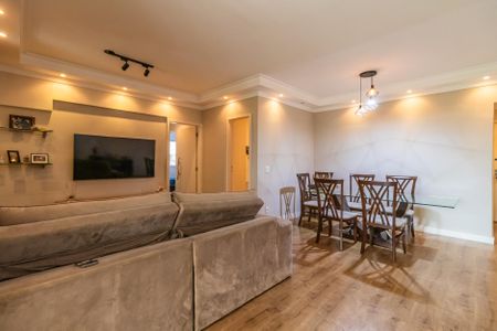 Sala de apartamento à venda com 2 quartos, 105m² em Jardim Tupanci, Barueri
