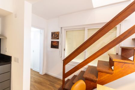 Apartamento para alugar com 52m², 1 quarto e 1 vaga Apartamento para alugar com 52m², 1 quarto e 1 vagaEscada