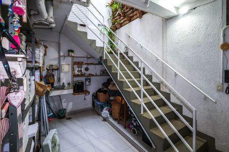 Casa de condomínio para alugar com 162m², 2 quartos e 2 vagas Casa de condomínio para alugar com 162m², 2 quartos e 2 vagasPorão