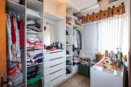 Casa de condomínio para alugar com 162m², 2 quartos e 2 vagas Casa de condomínio para alugar com 162m², 2 quartos e 2 vagasCloset