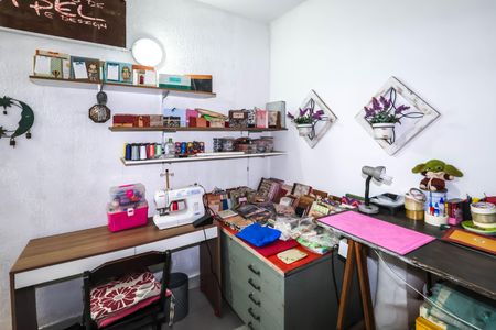 Casa de condomínio para alugar com 162m², 2 quartos e 2 vagas Casa de condomínio para alugar com 162m², 2 quartos e 2 vagasPorão