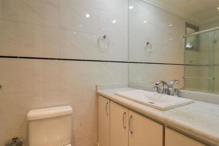 Apartamento à venda com 89m², 3 quartos e 2 vagas Apartamento à venda com 89m², 3 quartos e 2 vagasBanheiro Social