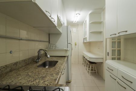 Apartamento à venda com 89m², 3 quartos e 2 vagas Apartamento à venda com 89m², 3 quartos e 2 vagasCozinha