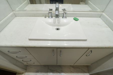 Apartamento à venda com 89m², 3 quartos e 2 vagas Apartamento à venda com 89m², 3 quartos e 2 vagasBanheiro da Suíte