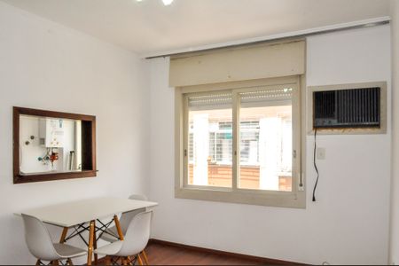 Sala de apartamento para alugar com 1 quarto, 50m² em Medianeira, Porto Alegre