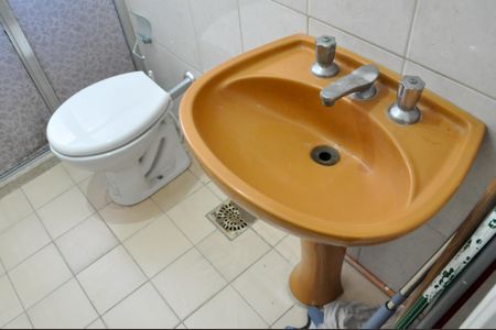 Banheiro Social de apartamento para alugar com 1 quarto, 50m² em Medianeira, Porto Alegre