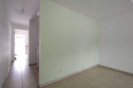 Sala de casa de condomínio à venda com 2 quartos, 95m² em Taquara, Rio de Janeiro