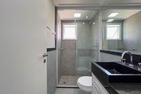 Apartamento à venda com 67m², 2 quartos e 2 vagasBanheiro do quarto 1