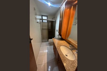 Apartamento para alugar com 240m², 3 quartos e 2 vagasBanheiro