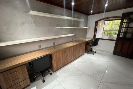 Apartamento para alugar com 240m², 3 quartos e 2 vagasEscritório