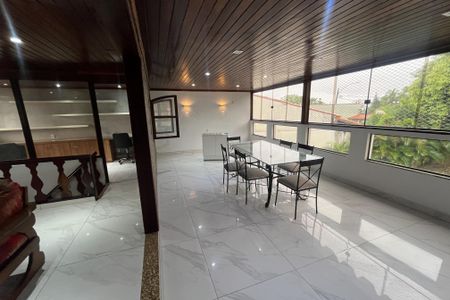 Apartamento para alugar com 240m², 3 quartos e 2 vagasCobertura