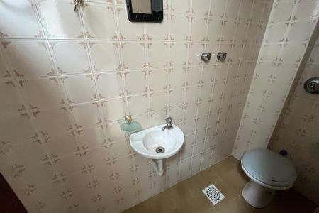 Apartamento para alugar com 240m², 3 quartos e 2 vagasBanheiro de Serviço