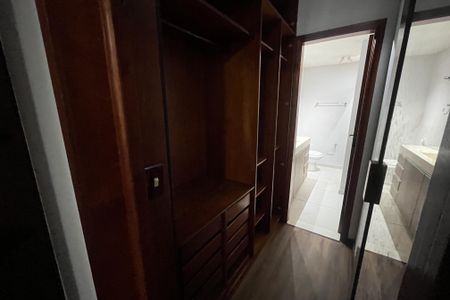 Apartamento para alugar com 240m², 3 quartos e 2 vagasCloset da Suíte