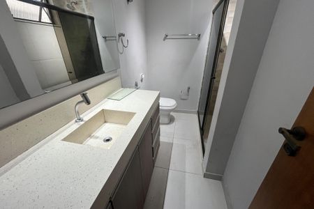 Apartamento para alugar com 240m², 3 quartos e 2 vagasBanheiro da Suíte