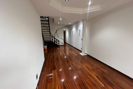 Sala de apartamento para alugar com 3 quartos, 240m² em Jardim Guanabara, Rio de Janeiro